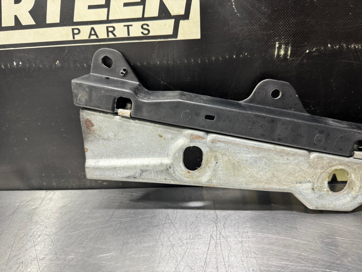 1997-2004 C5 CORVETTE USED OEM FRONT BUMPER FASCIA RETAINER 10256973 #N889