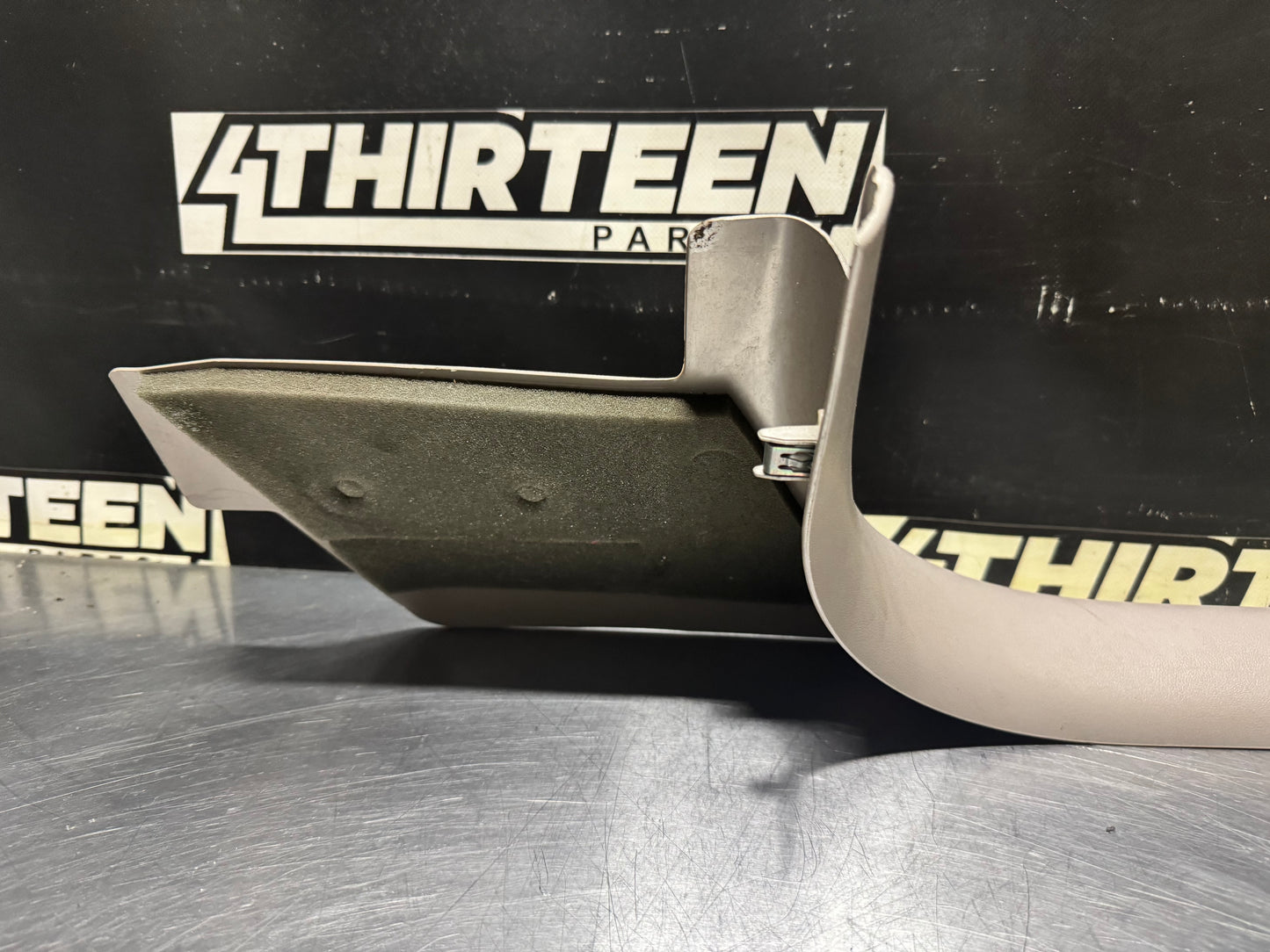 1997-2004 C5 CORVETTE DRIVER SIDE DOOR SILL KICK PANEL LH SHALE 10247091 #N404