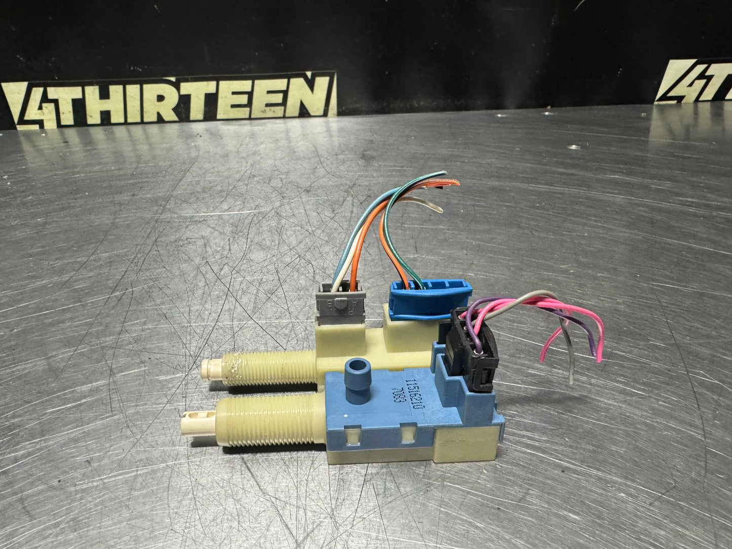 1997 - 2004 CORVETTE C5 OEM BRAKE SWITCH 11516210 #N508