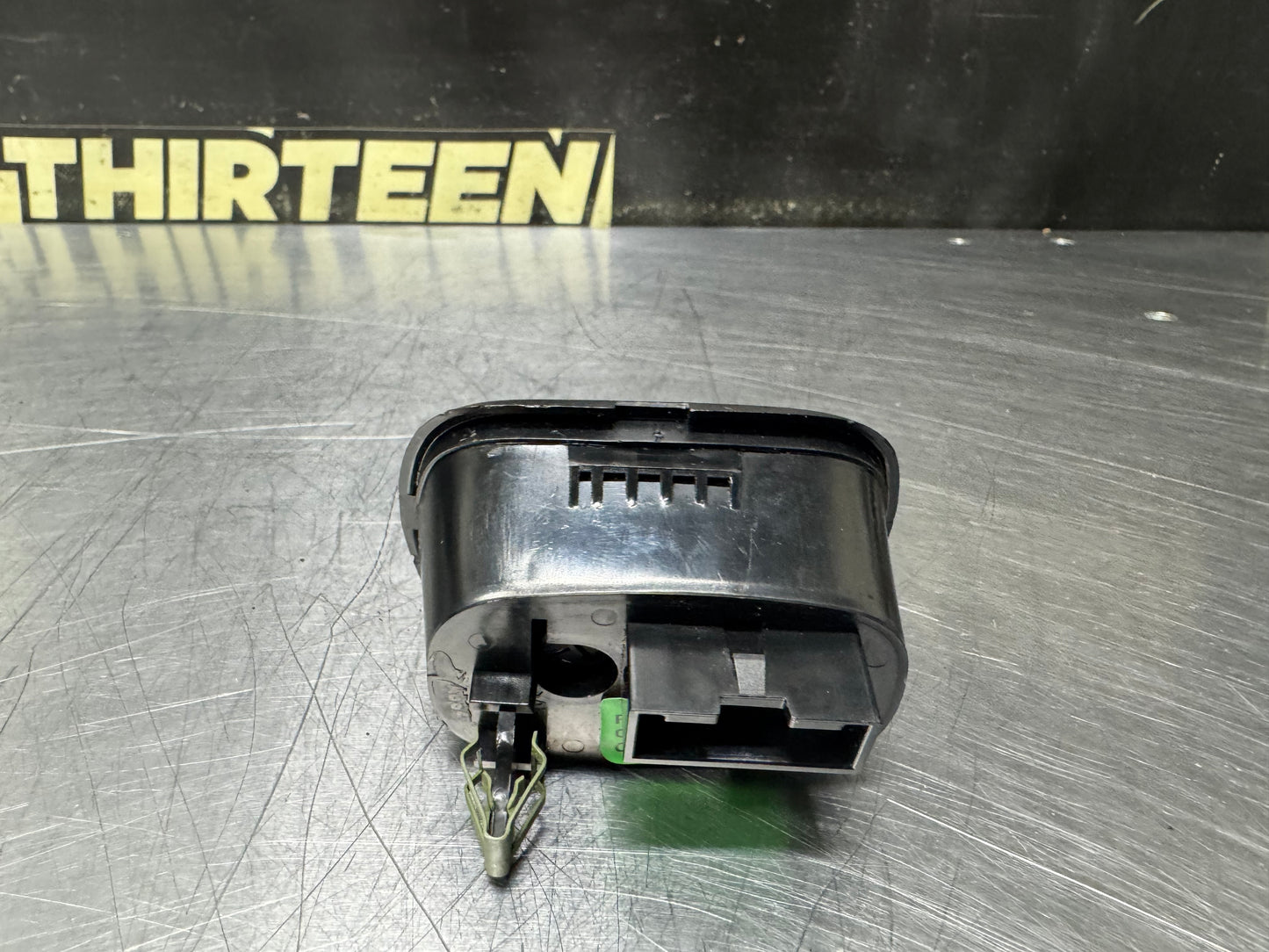 97-04 C5 CORVETTE FOG LIGHT TRUNK RELEASE BUTTON SWITCH 12135155 USED OEM #N916