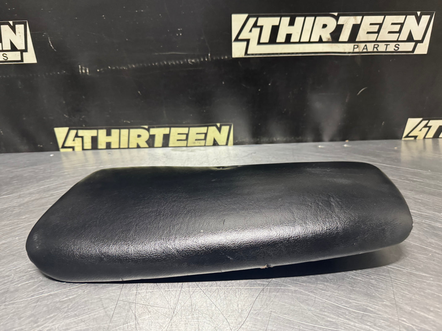 97-04 C5 CORVETTE CENTER CONSOLE LID ARMREST LEATHER COVER OEM #N510