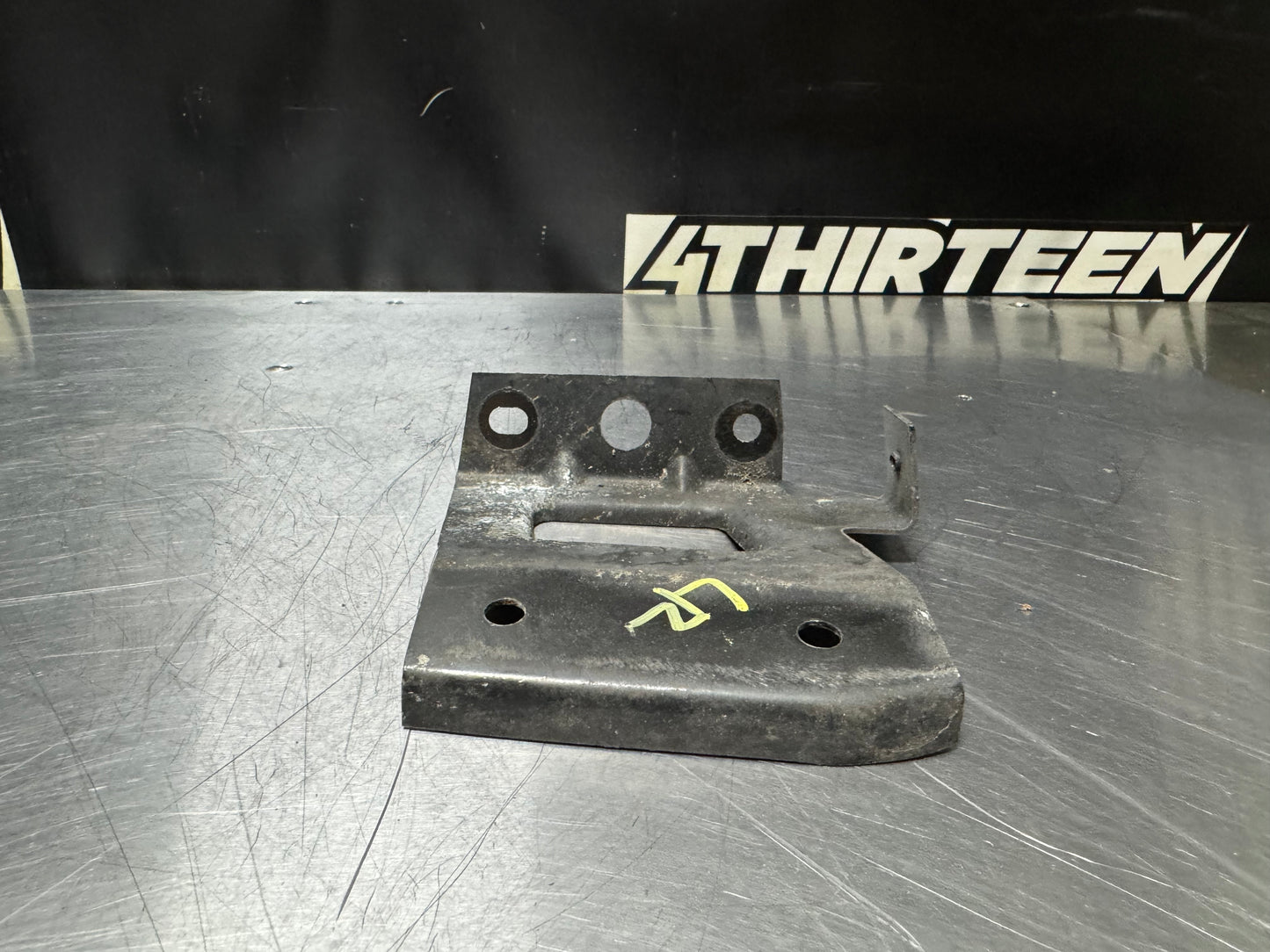 1999  CORVETTE C5 LR BUMPER BRACKET OEM BMP 9078 #N173