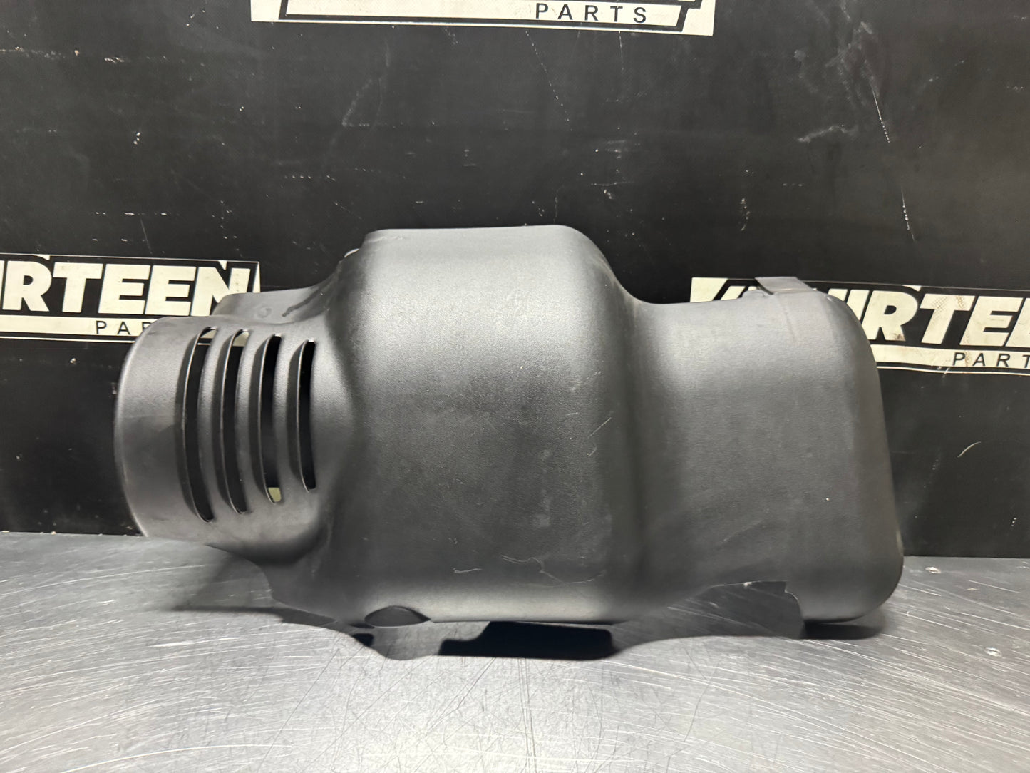 03-06 CHEVY TAHOE GMC YUKON CADILLAC ESCALADE ENGINE COVER 12597908 OEM #N551