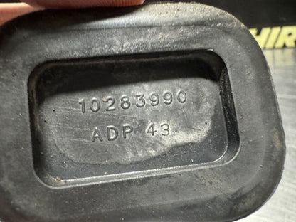 97-04 C5 CORVETTE DOOR BOTTOM ACCESS DRAIN PLUG 10283990 OEM #N581