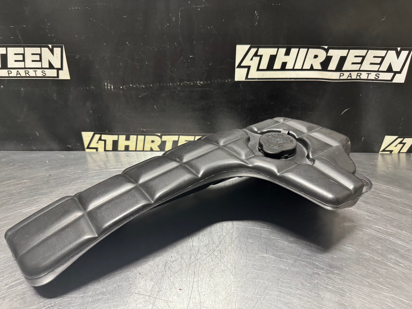 97-04 C5 CORVETTE WINDSHIELD WASHER FLUID RESERVOIR OEM 22154852 USED #N292