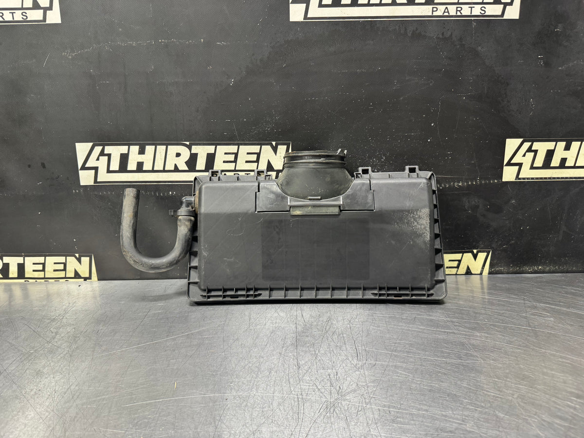 97-04 C5 CORVETTE AIR CLEANER INTAKE COVER LID 25166555 OEM #N977