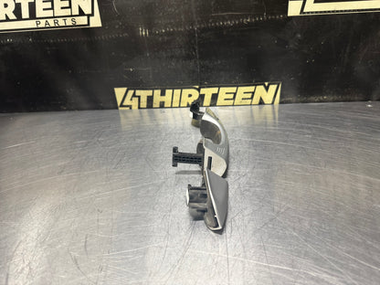 18-23 FORD MUSTANG GT RH PASSENGER SIDE EXTERIOR DOOR HANDLE SILVER OEM #V21