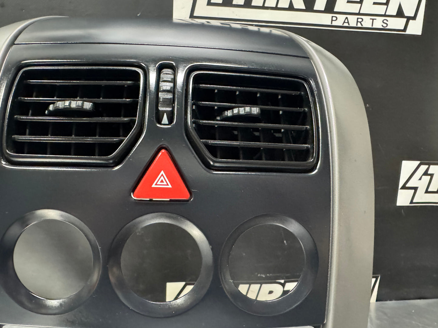04-06 PONTIAC GTO RADIO BEZEL AND DASH TRIM OEM #L378