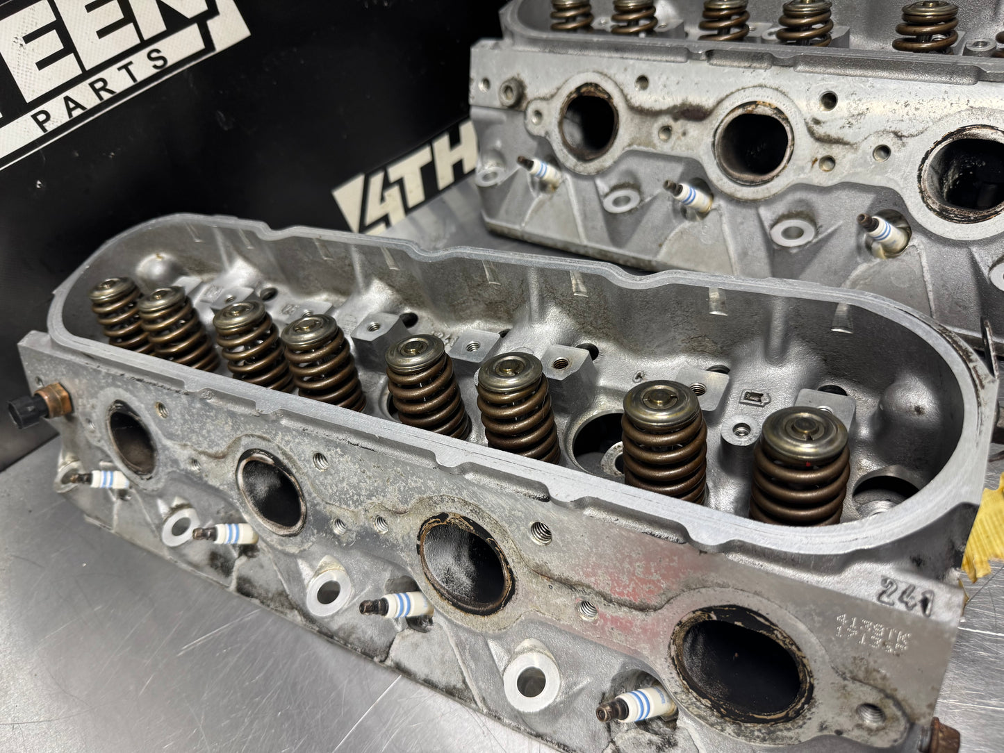 PAIR OEM CAMARO TRANS AM GTO CORVETTE CYLINDER HEADS 241 LS1 LS2 LS3 LSX #L416