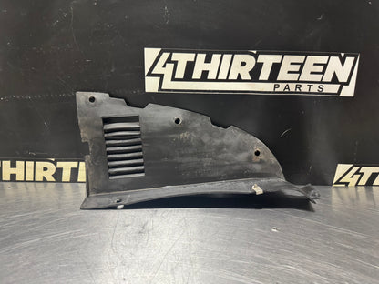 1997-2004 C5 CORVETTE RH PASSENGER SPLASH SHIELD 10333648 USED OEM #N264
