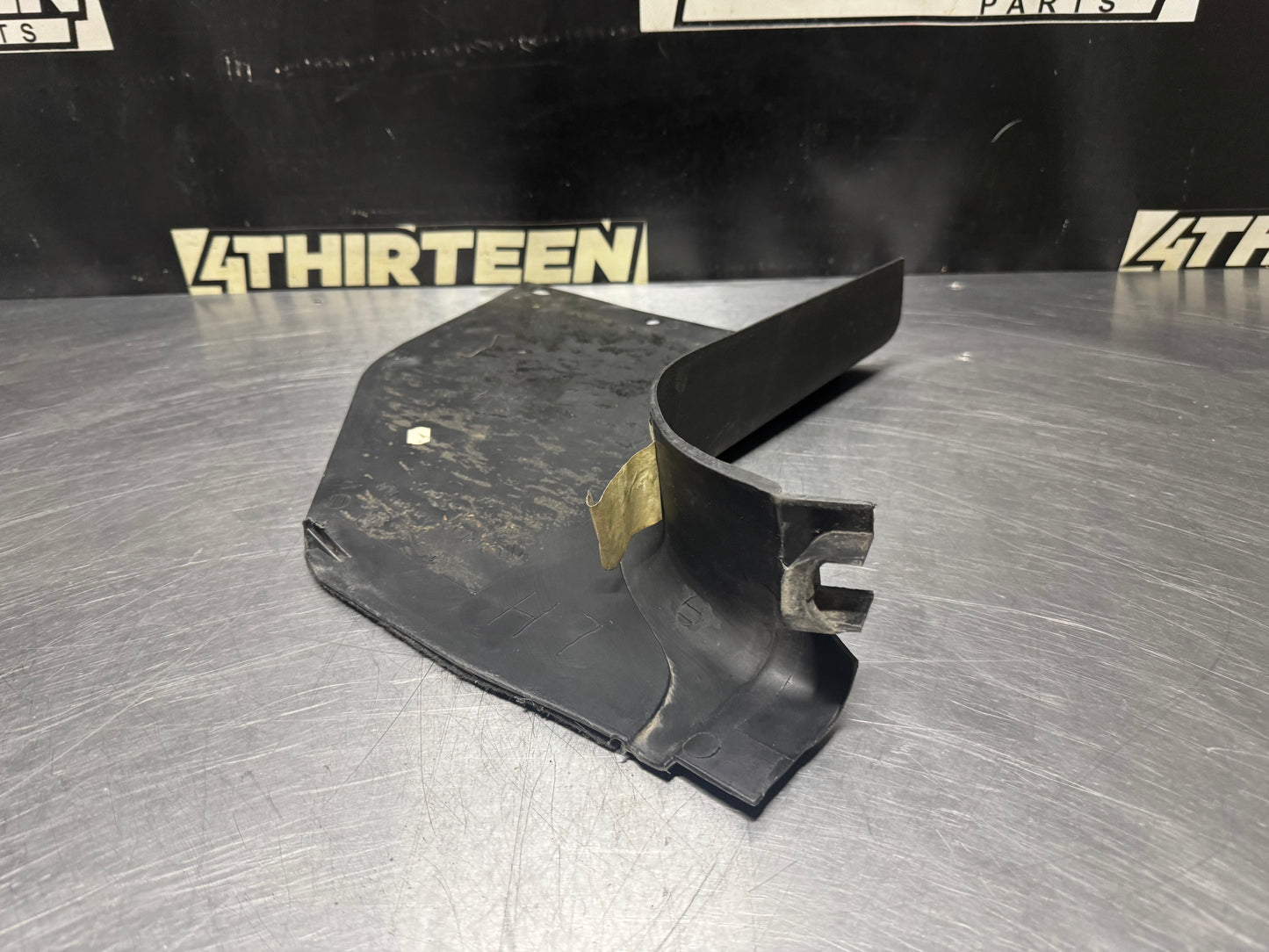 04-06 GTO DRIVER SIDE LH KICK PANEL #N290