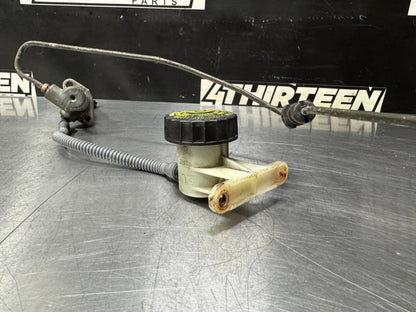 04-06 PONTIAC GTO HYDRAULIC CLUTCH MASTER CYLINDER W/RESERVOIR AND LINES #L458