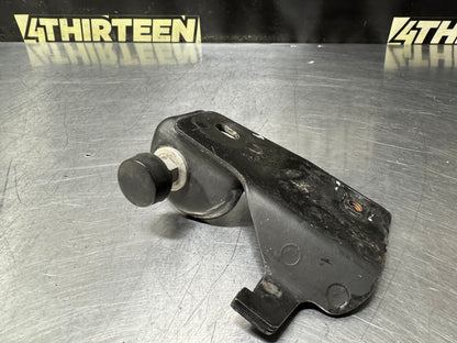 97-04 CORVETTE C5 HOOD BUMP STOP BRCKET RIGHT USED #N870