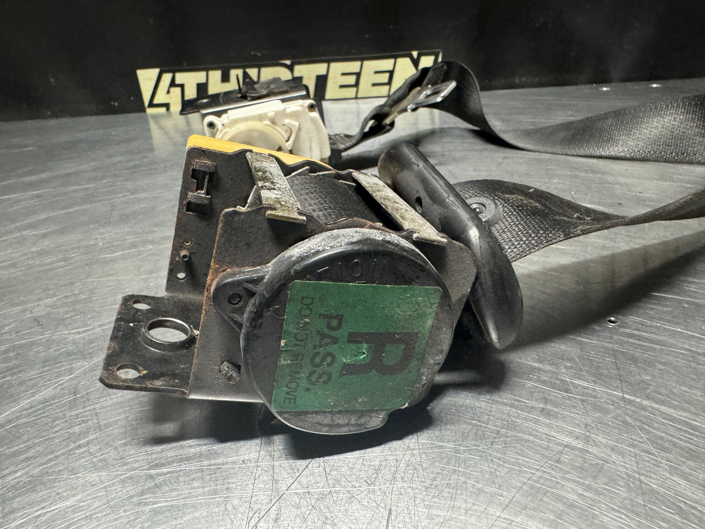 1997 - 2004 CORVETTE C5 CONVERTIBLE RH SEAT BELT #N380
