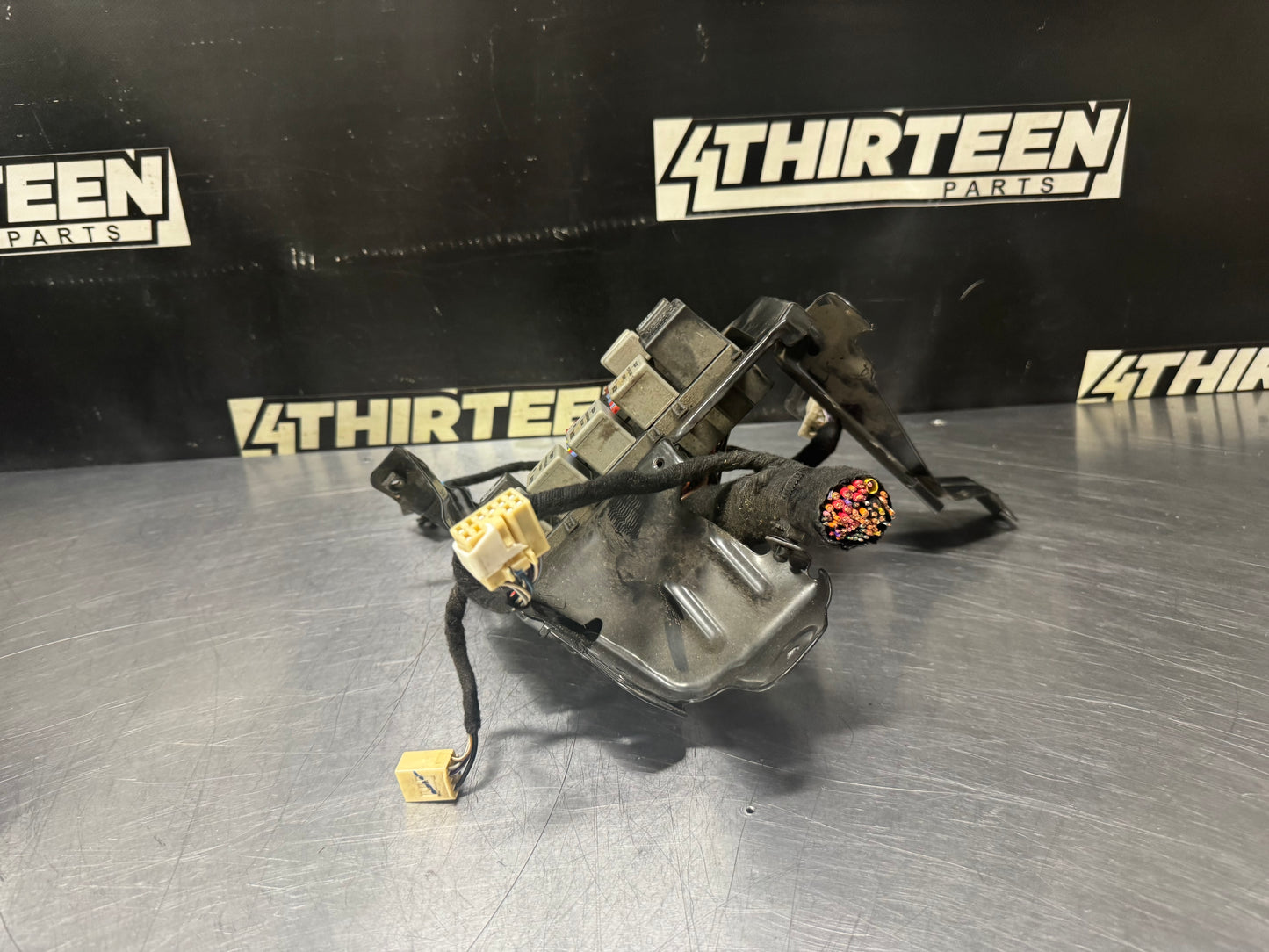04-06 PONTIAC GTO CABIN FUSE BOX OEM #N341