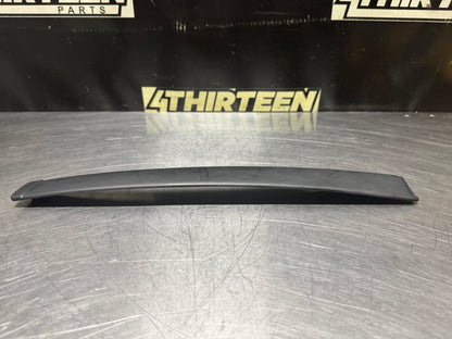 04-06 PONTIAC GTO EXTERIOR B PILLAR WINDOW TRIM RH SIDE 92093112 OEM #N591