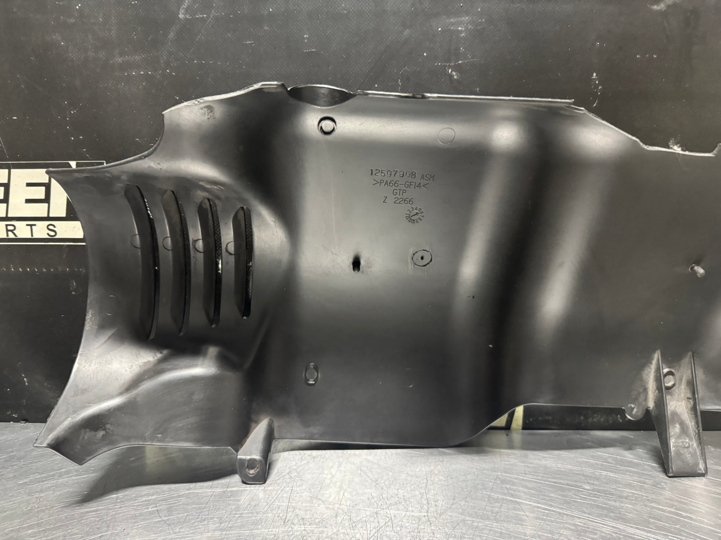 03-06 CHEVY TAHOE GMC YUKON CADILLAC ESCALADE ENGINE COVER 12597908 OEM #N551