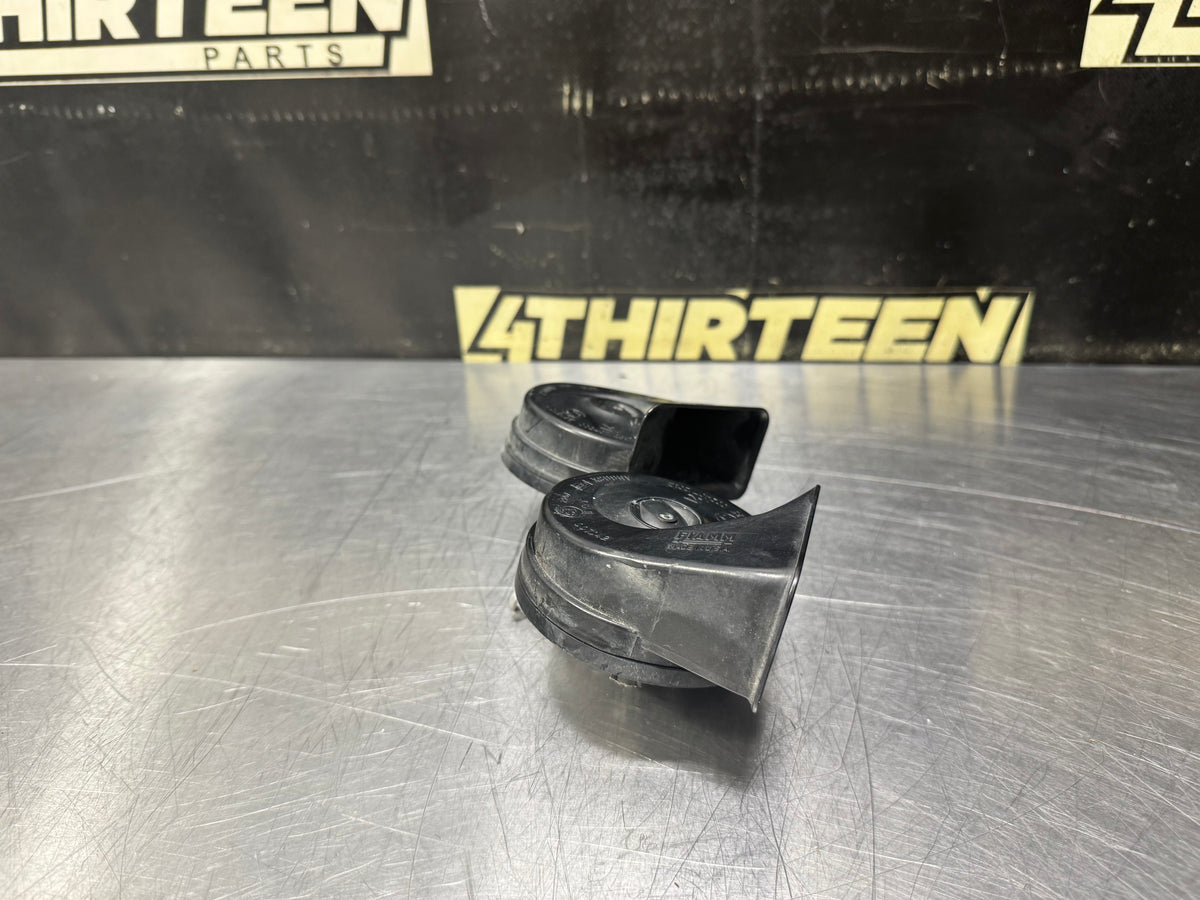 2015 FORD MUSTANG GT FACTORY DUAL HORNS WITH BRACKET OEM #V11