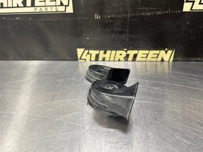 2015 FORD MUSTANG GT FACTORY DUAL HORNS WITH BRACKET OEM #V11