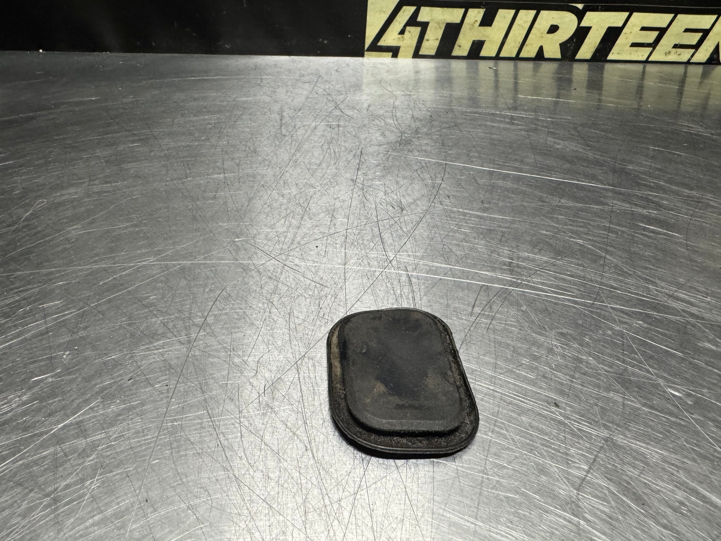 97-04 C5 CORVETTE DOOR BOTTOM ACCESS DRAIN PLUG 10283990 OEM #N581
