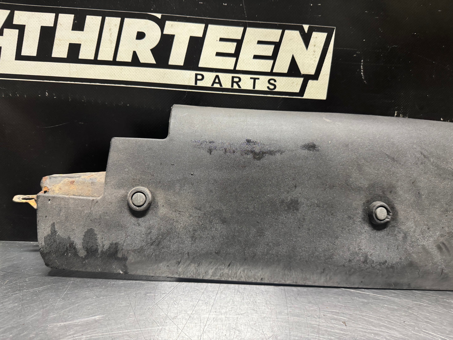 97-04 C5 CORVETTE LOWER CENTER AIR DEFLECTOR ASSEMBLY 10401458 OEM #N606