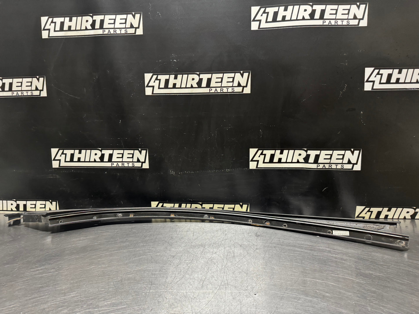 97-04 C5 CORVETTE LH DRIVER EXTERIOR A PILLAR MOLDING 10422997 OEM #N285