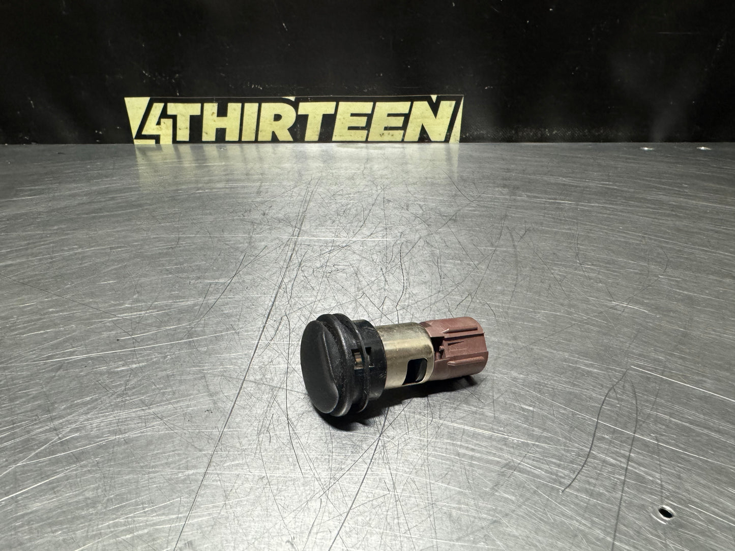 97-04 C5 CORVETTE CIGARETTE LIGHTER SOCKET OEM #N555
