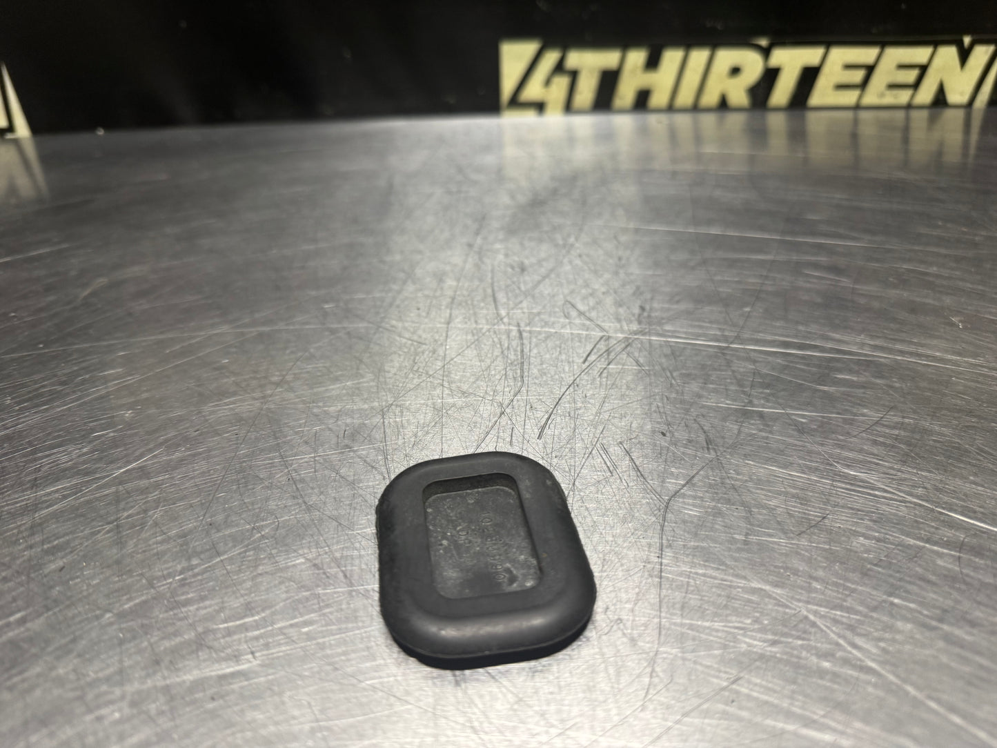 97-04 C5 CORVETTE DOOR BOTTOM ACCESS DRAIN PLUG 10283990 OEM #N582