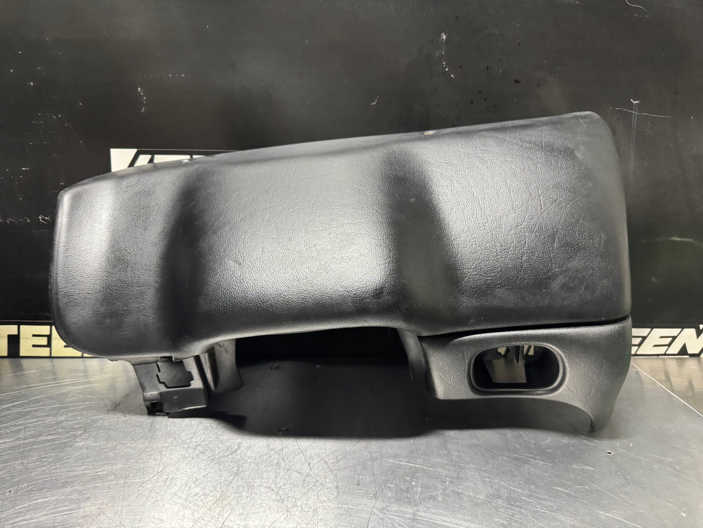 1997 - 2004 CORVETTE C5 OEM KNEE BOLSTER 10281976 OEM #N94