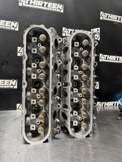 PAIR OEM CAMARO TRANS AM GTO CORVETTE CYLINDER HEADS 241 LS1 LS2 LS3 LSX #L416