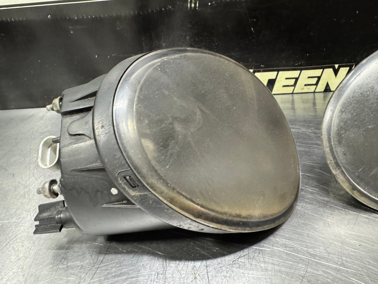 04-06 PONTIAC GTO LH & RH FOG LIGHT SET OEM #N702