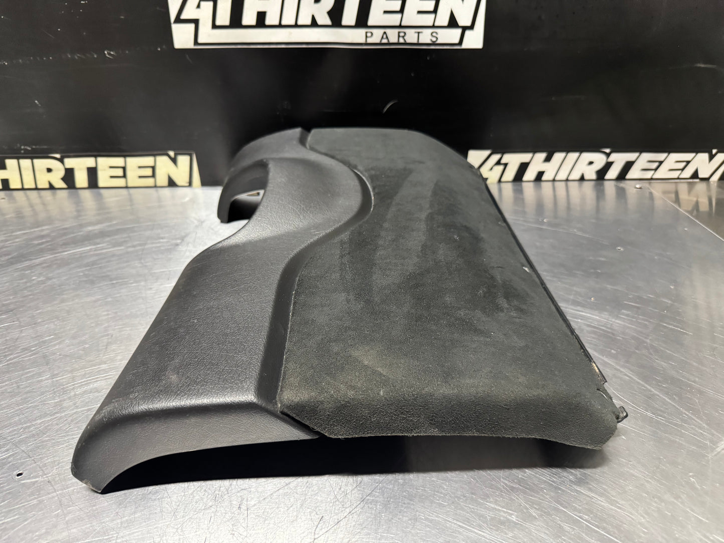 04-06 PONTIAC GTO LOWER DASH FUSE PANEL COVER OEM #N126