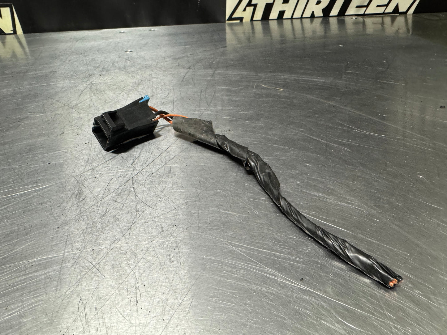 97-04 C5 CORVETTE RH PASSENGER SEAT HARNESS PIGTAIL OEM #N147