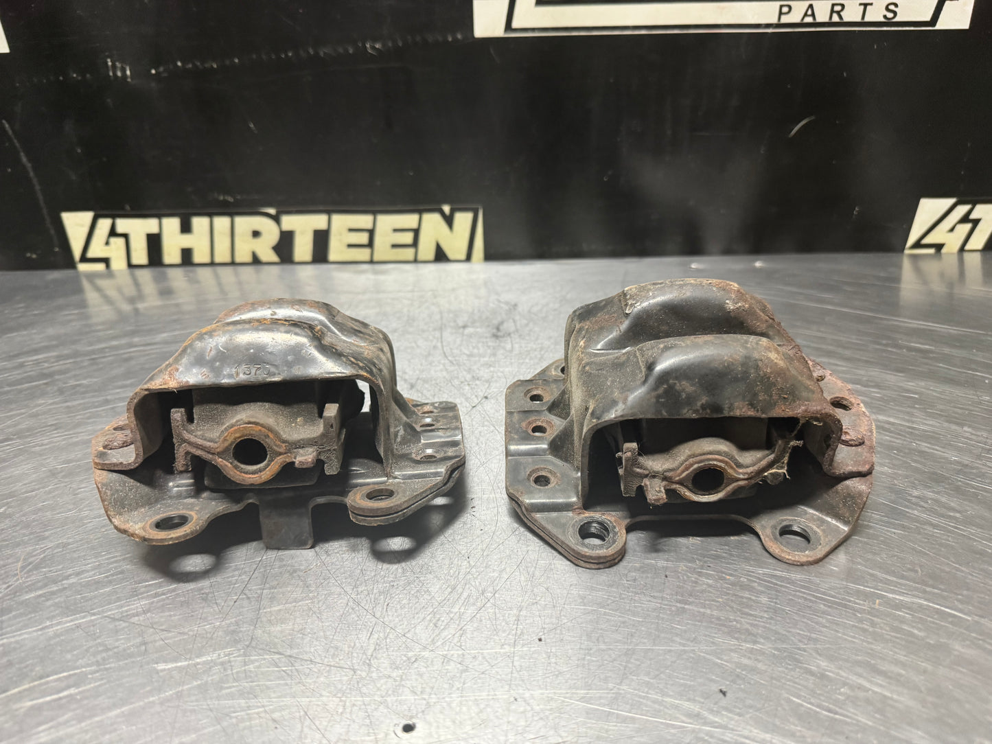 98-02 CHEVROLET CAMARO LS1 MOTOR MOUNT CORE PAIR OEM #N314