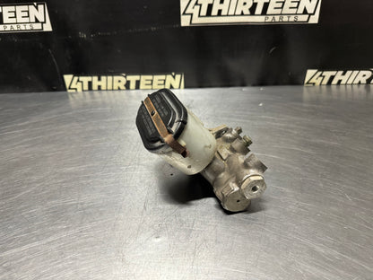 2004 PONTIAC GTO BRAKE MASTER CYLINDER OEM #N321