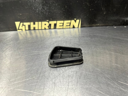97-04 C5 CORVETTE TORQUE TUBE INSPECTION COVER PLUG 12551987 OEM #X32