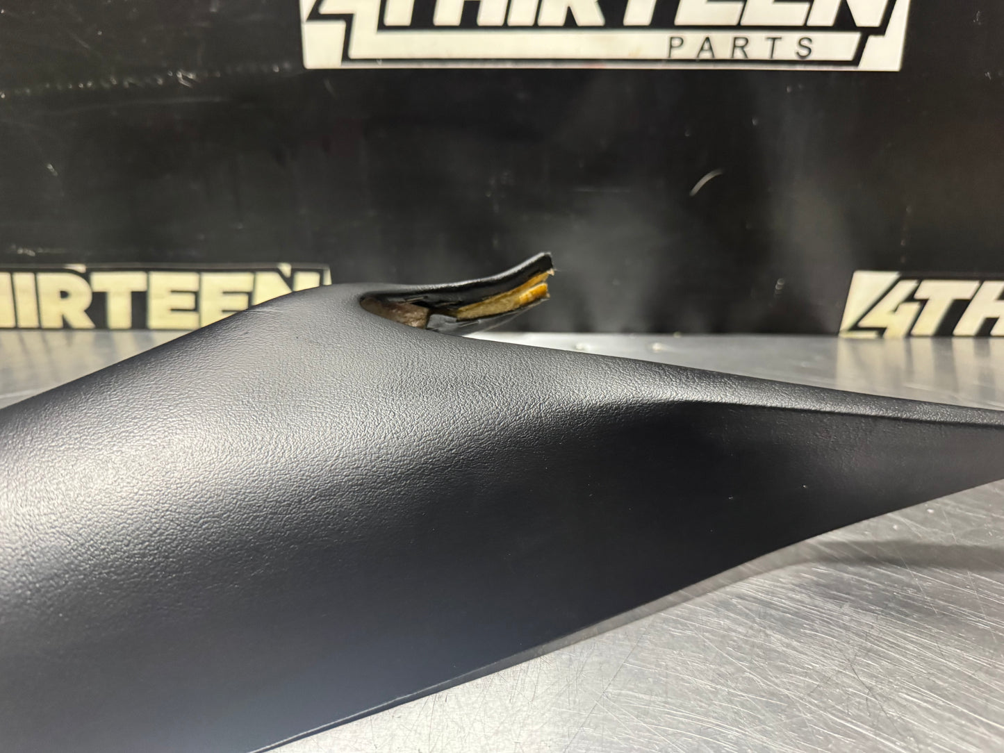1997-2004 C5 CORVETTE RH PASSENGER FRONT A PILLAR TRIM EBONY OEM #N263
