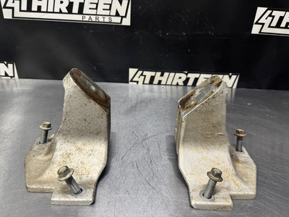 97-04 C5 CORVETTE ENGINE MOUNT BRACKETS PAIR OEM #L348