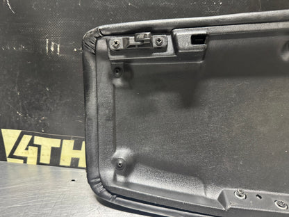 97-04 C5 CORVETTE CENTER CONSOLE LID ARMREST LEATHER COVER OEM #N510