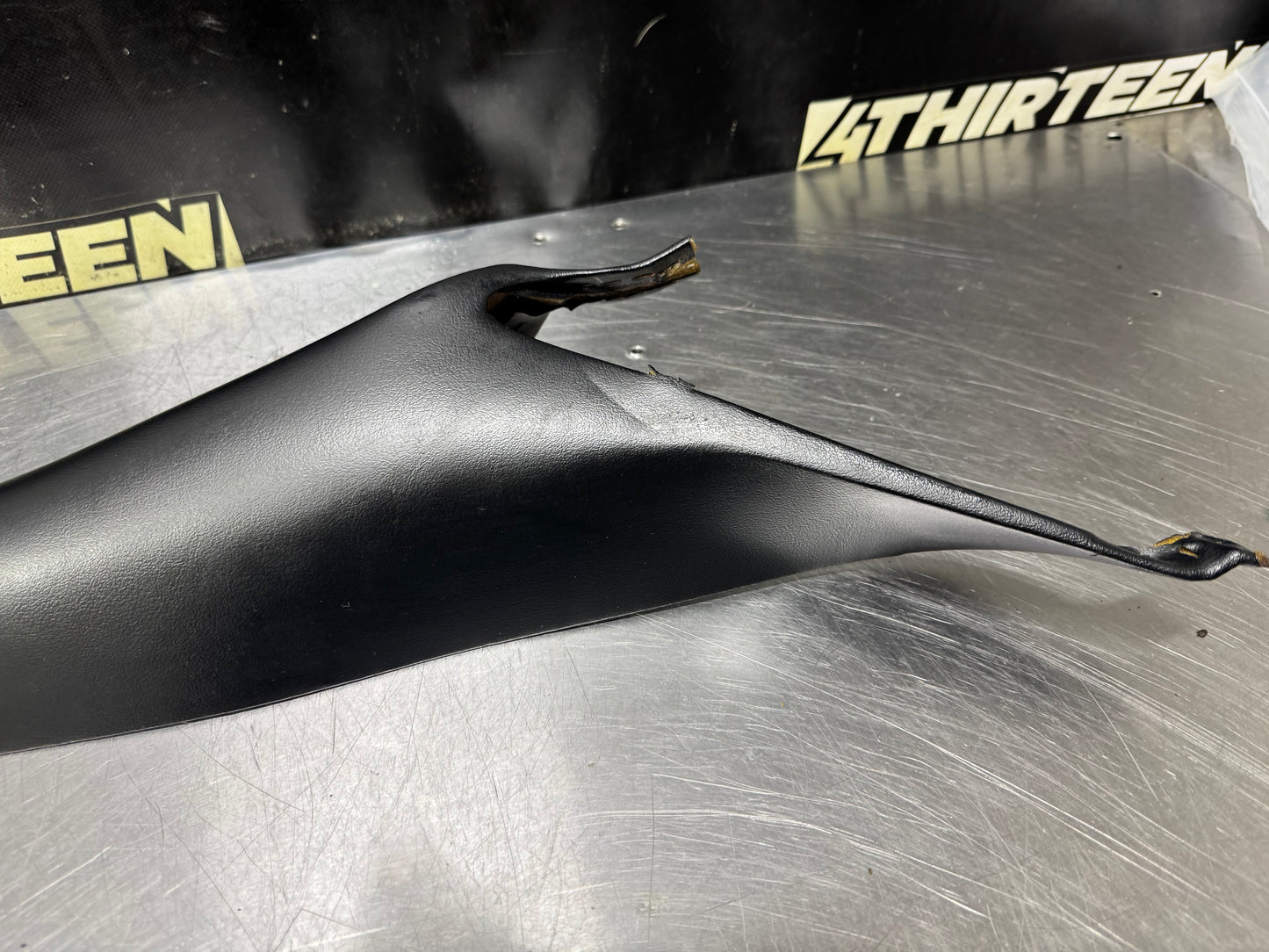 97-04 CORVETTE C5 A-PILLAR TRIM MOLDING PANEL RH #N793