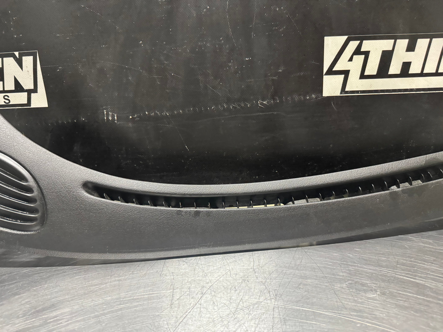 04-06 PONTIAC GTO LH DASH COWL TRIM OEM 92105077 #N309