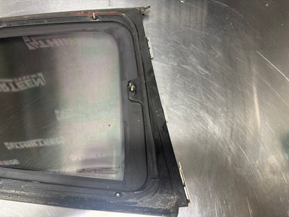 04-06 PONTIAC GTO REAR QUATER WINDOW DRIVER SIDE LH #L370