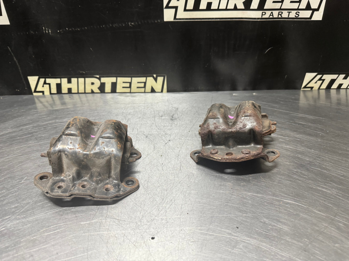 98-02 CHEVROLET CAMARO LS1 MOTOR MOUNT CORE PAIR OEM #N314