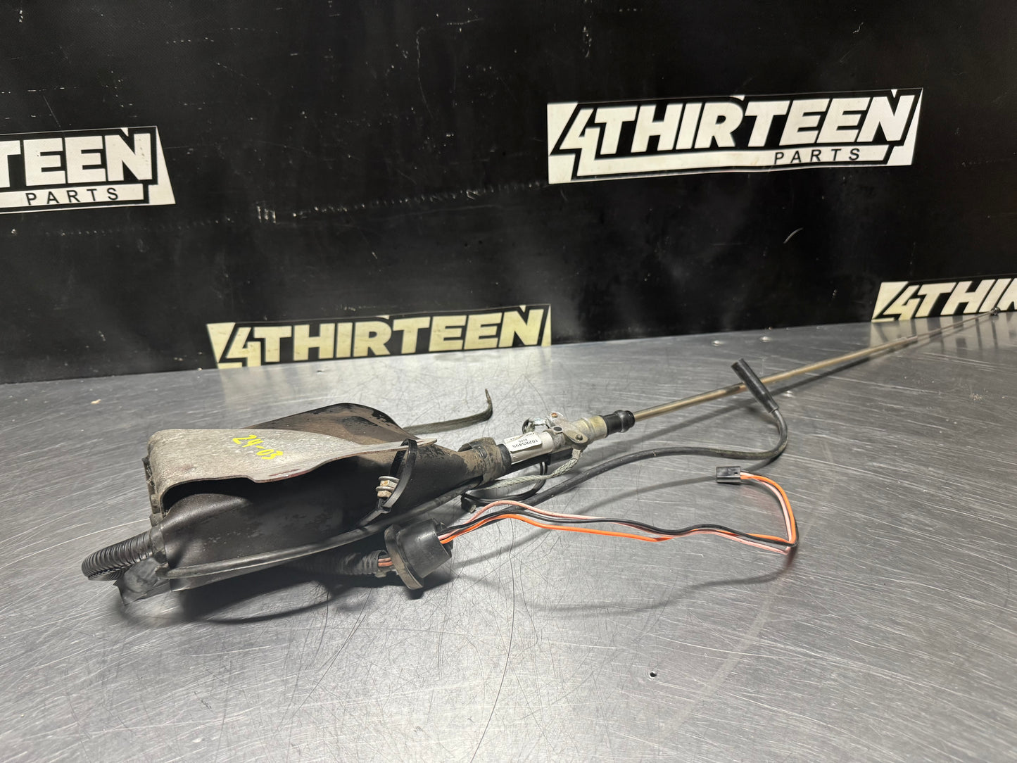 1997-2004 CORVETTE C5 CONVERTIBLE RADIO POWER ANTENNA 10285495 #N303
