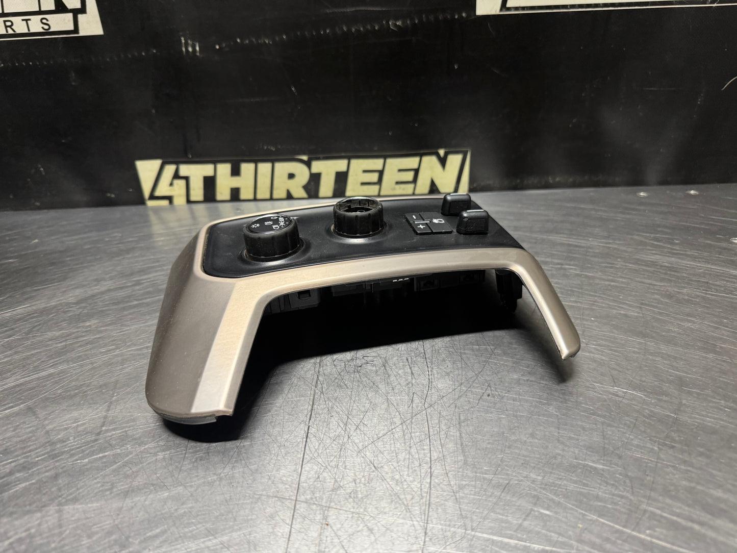 2015-2019 CHEVY SILVERADO 1500 2500 HEADLIGHT, 4x4, TOW CONTROL PANEL OEM #N434