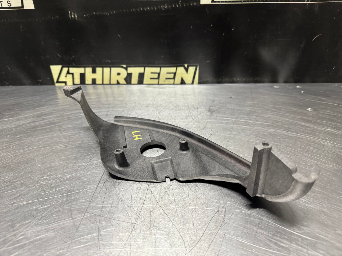 97-04 C5 CORVETTE LH DRIVER SIDE FOG LIGHT MOUNTING BRACKET OEM #N560