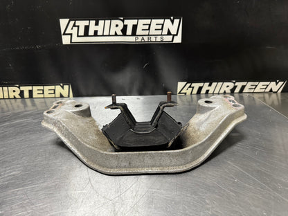 04-06 PONTIAC GTO TRANSMISSION T56 CROSSMEMBER OEM #N197