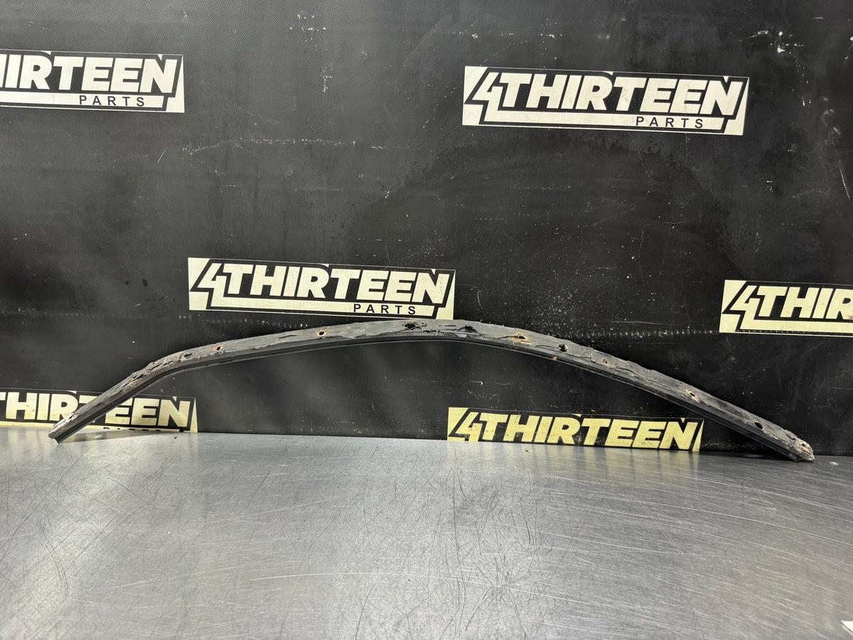 99-00 C5 CORVETTE FRC RH PASSENGER WINDOW SEAL RETAINER OEM #N975