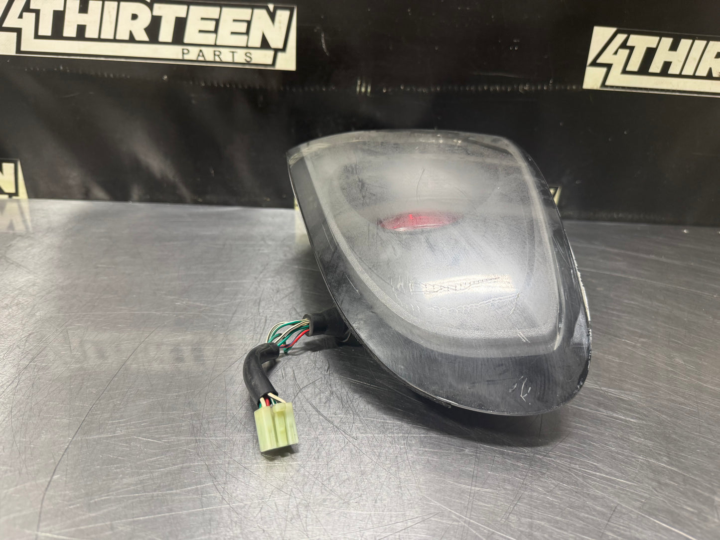 2004 PONTIAC GTO LH DRIVER REAR TAIL LIGHT #N636