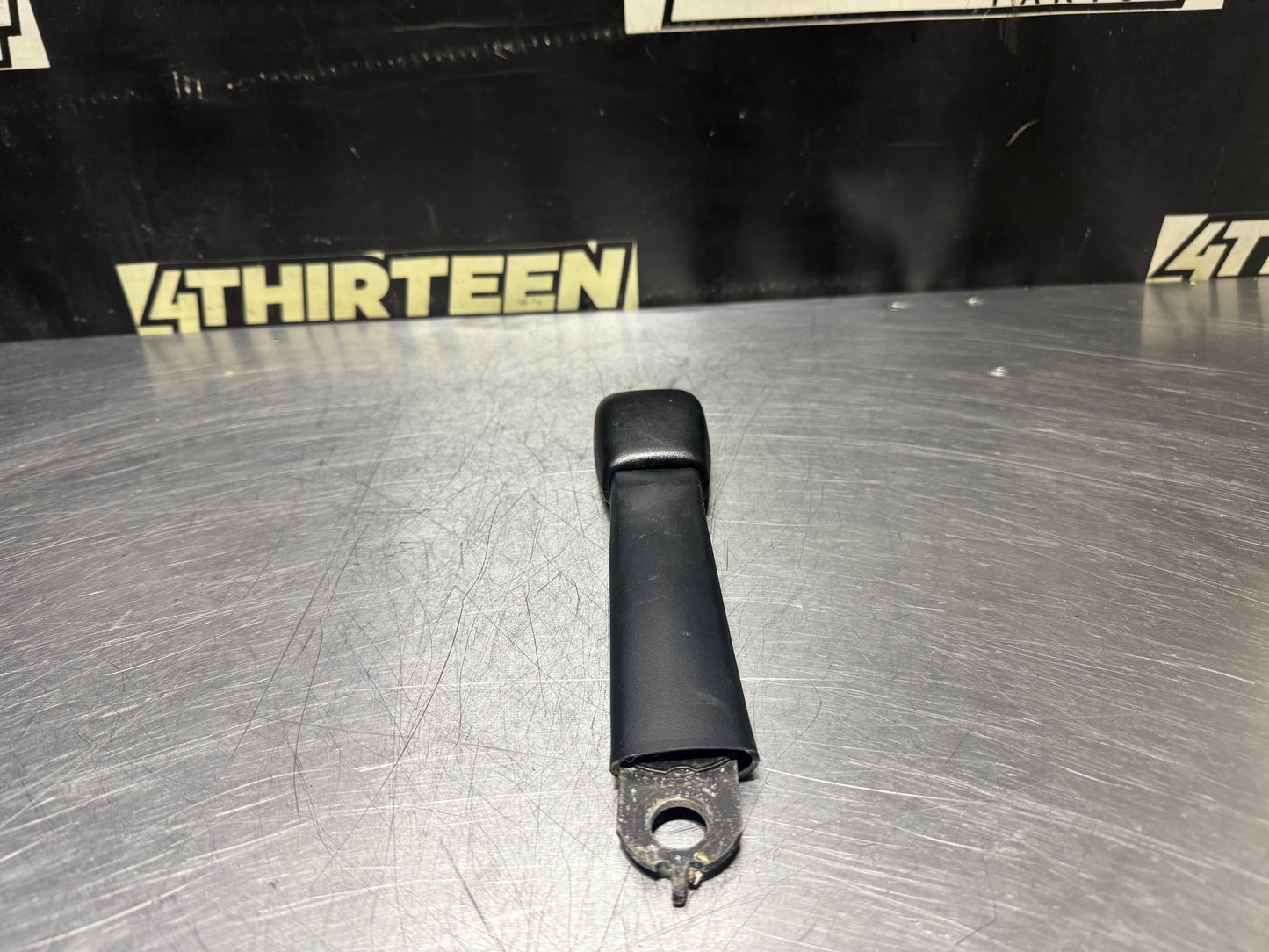 1997-2004 CORVETTE C5 RH PASSENGER SEAT BELT BUCKLE RECEIVER BLCK OEM #N498